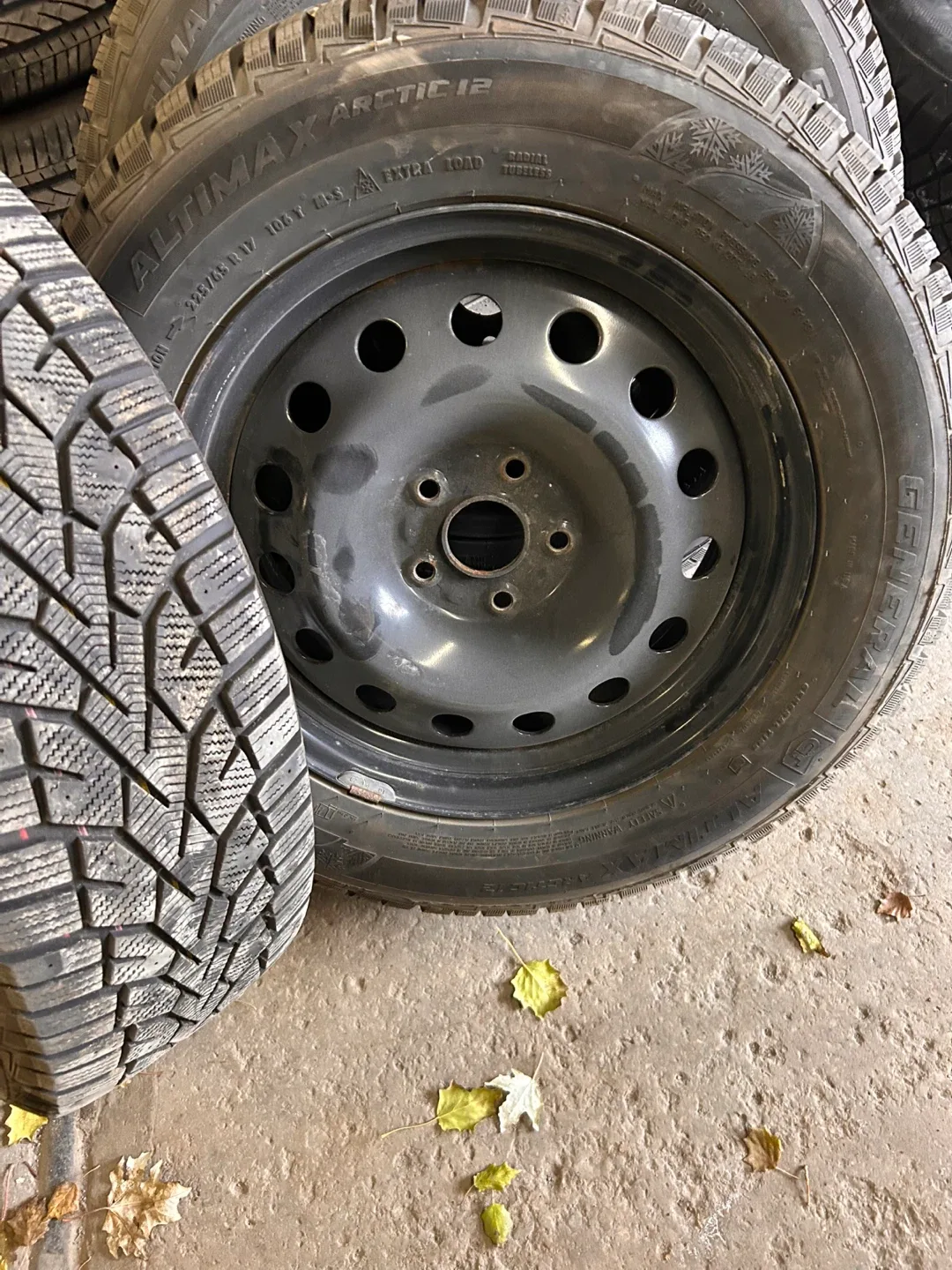 17 inch Winter Tires and Rim image indicator(9)