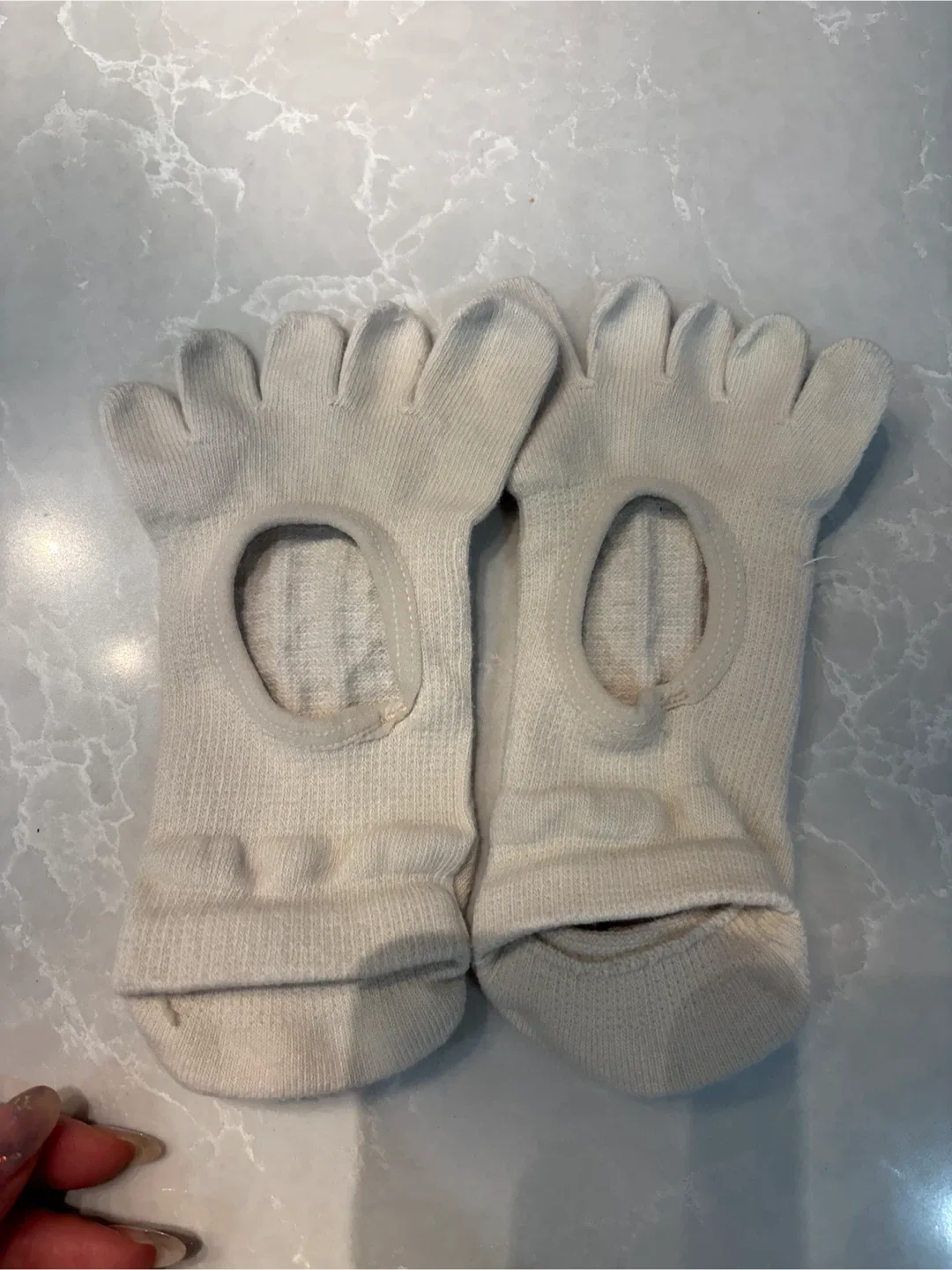 Yoga Toe Socks - Non-Slip image indicator(2)