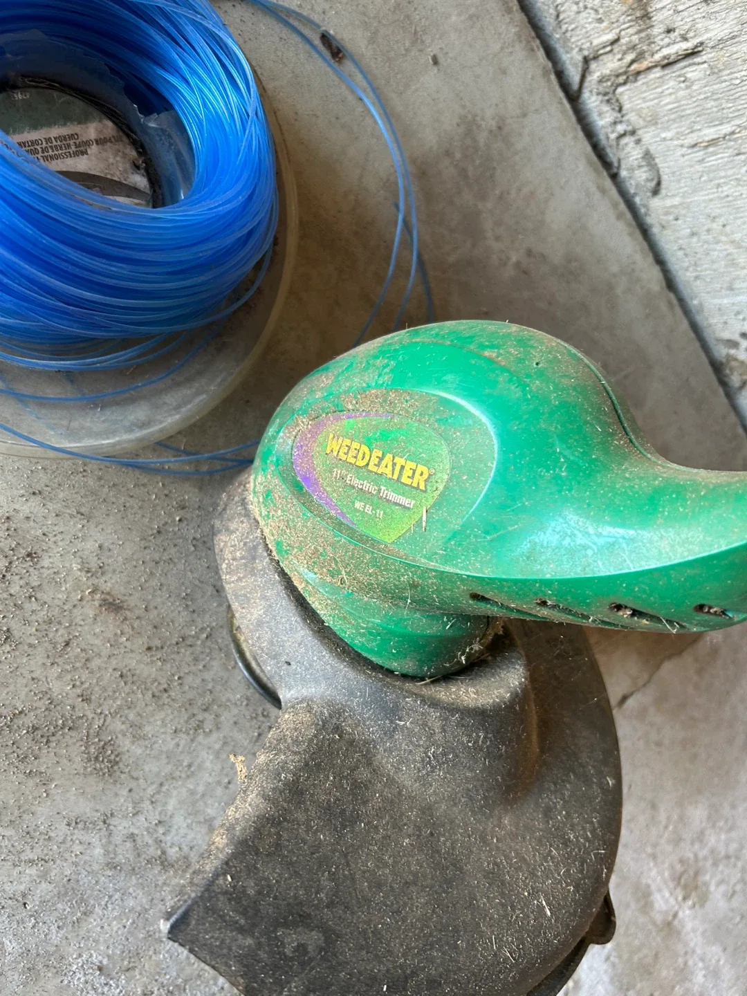 Weed Eater 11" Electric Trimmer image indicator(2)