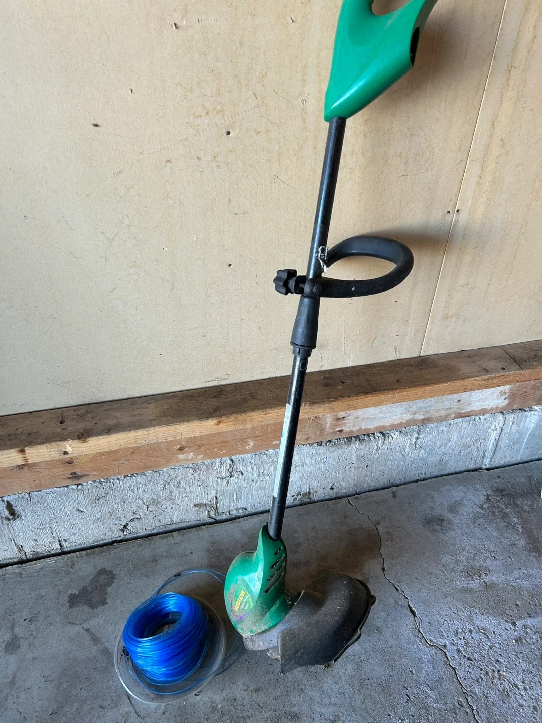 Weed Eater 11" Electric Trimmer