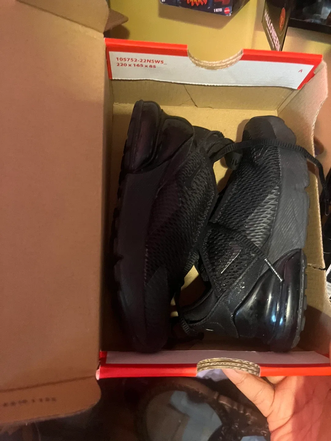 Nike Air Max 270 (PS) Black Size 10.5C