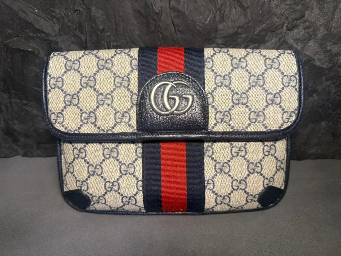 Gucci Clutch Bag image indicator(4)