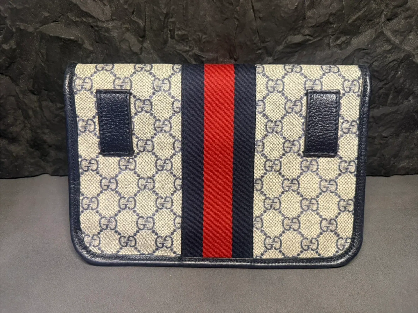 Gucci Clutch Bag image indicator(2)