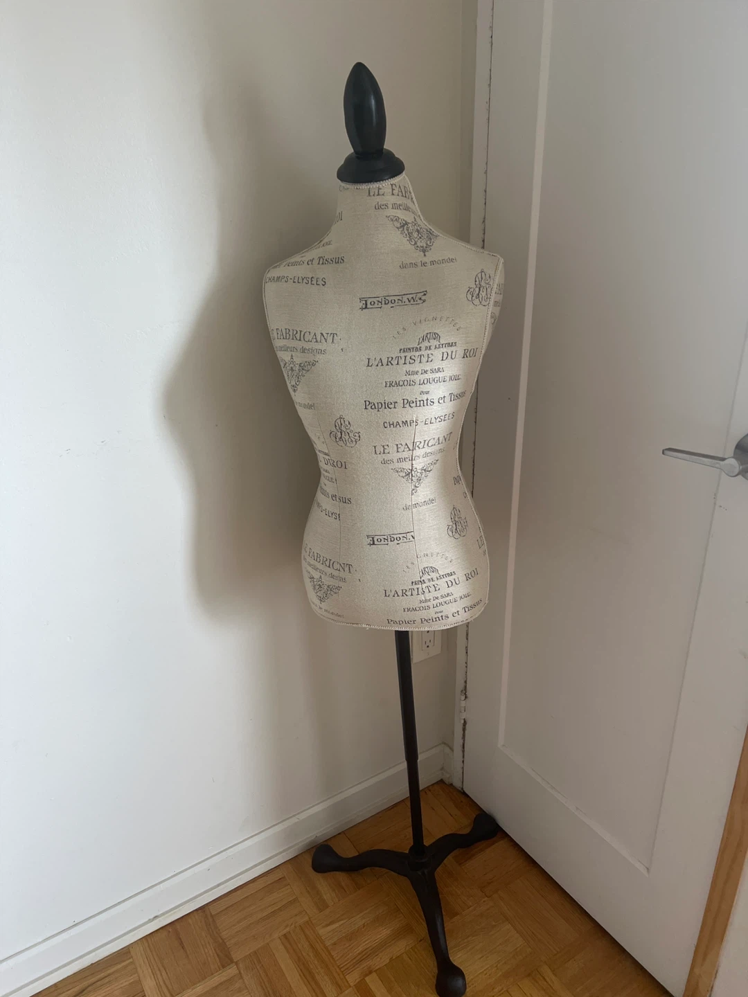 Vintage-style Dress Form Mannequin - photo 2
