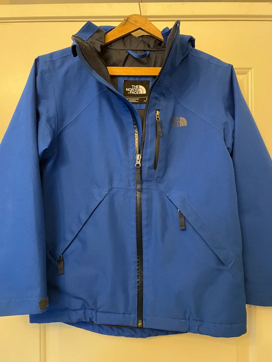 The North Face Boys' Blue Jacket  Goretex - Size M (10/12)