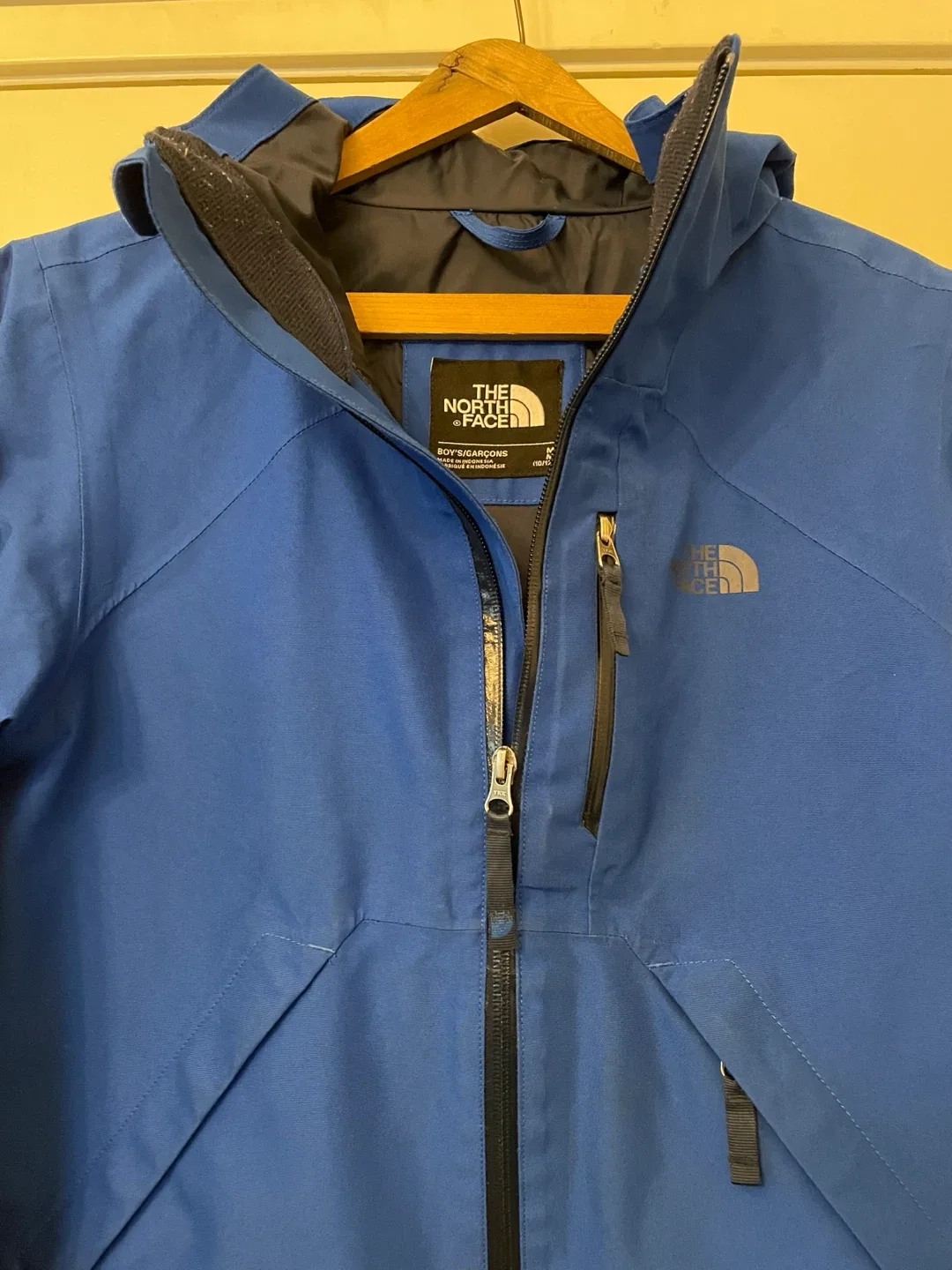 The North Face Boys' Blue Jacket  Goretex - Size M (10/12) image indicator(2)