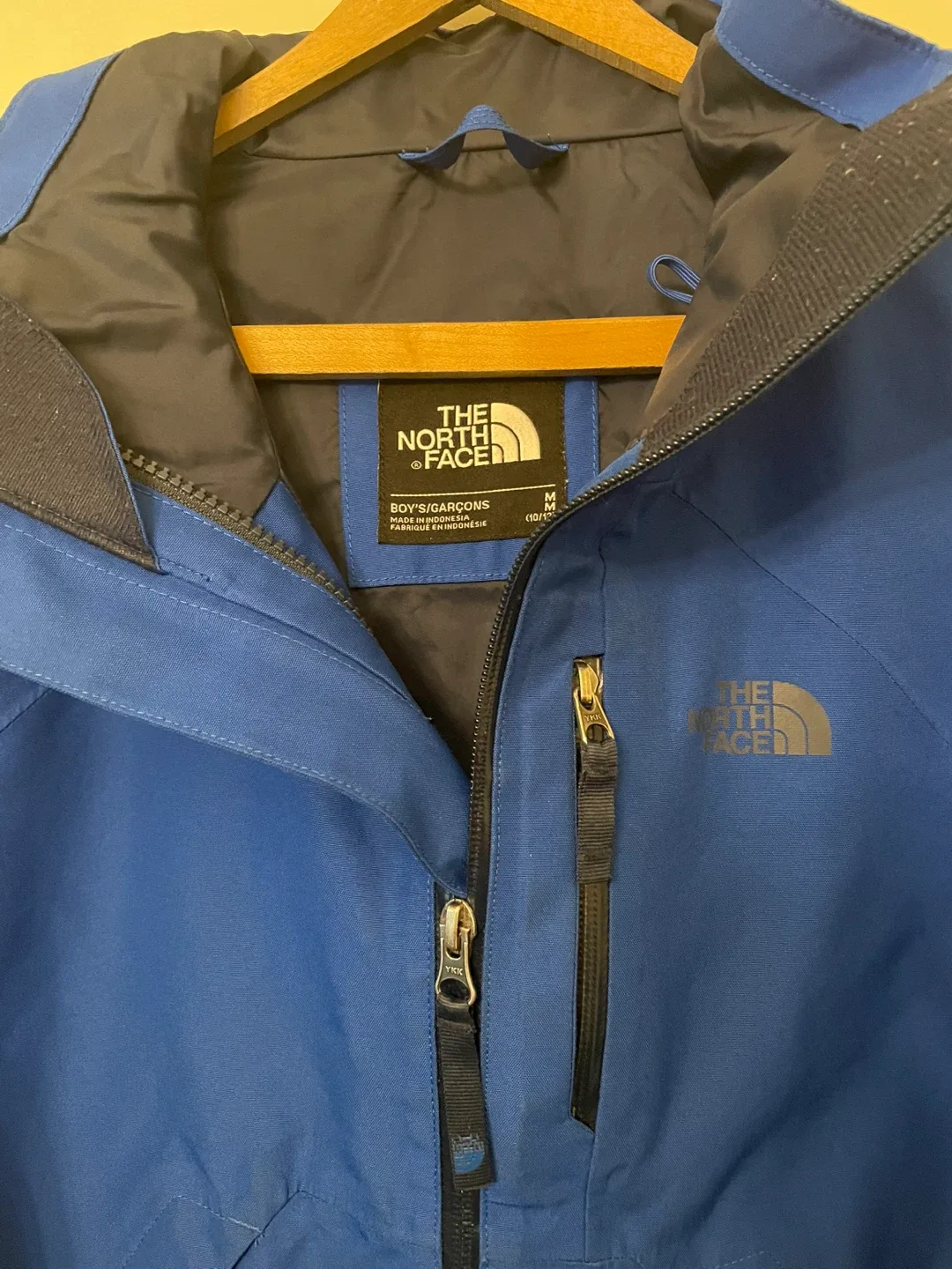 The North Face Boys' Blue Jacket  Goretex - Size M (10/12) image indicator(9)