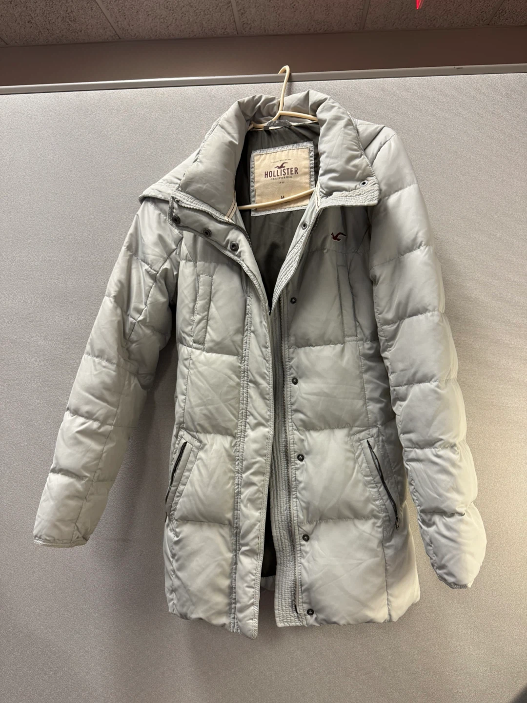 Hollister Grey Puffer Coat - Size M - photo 3