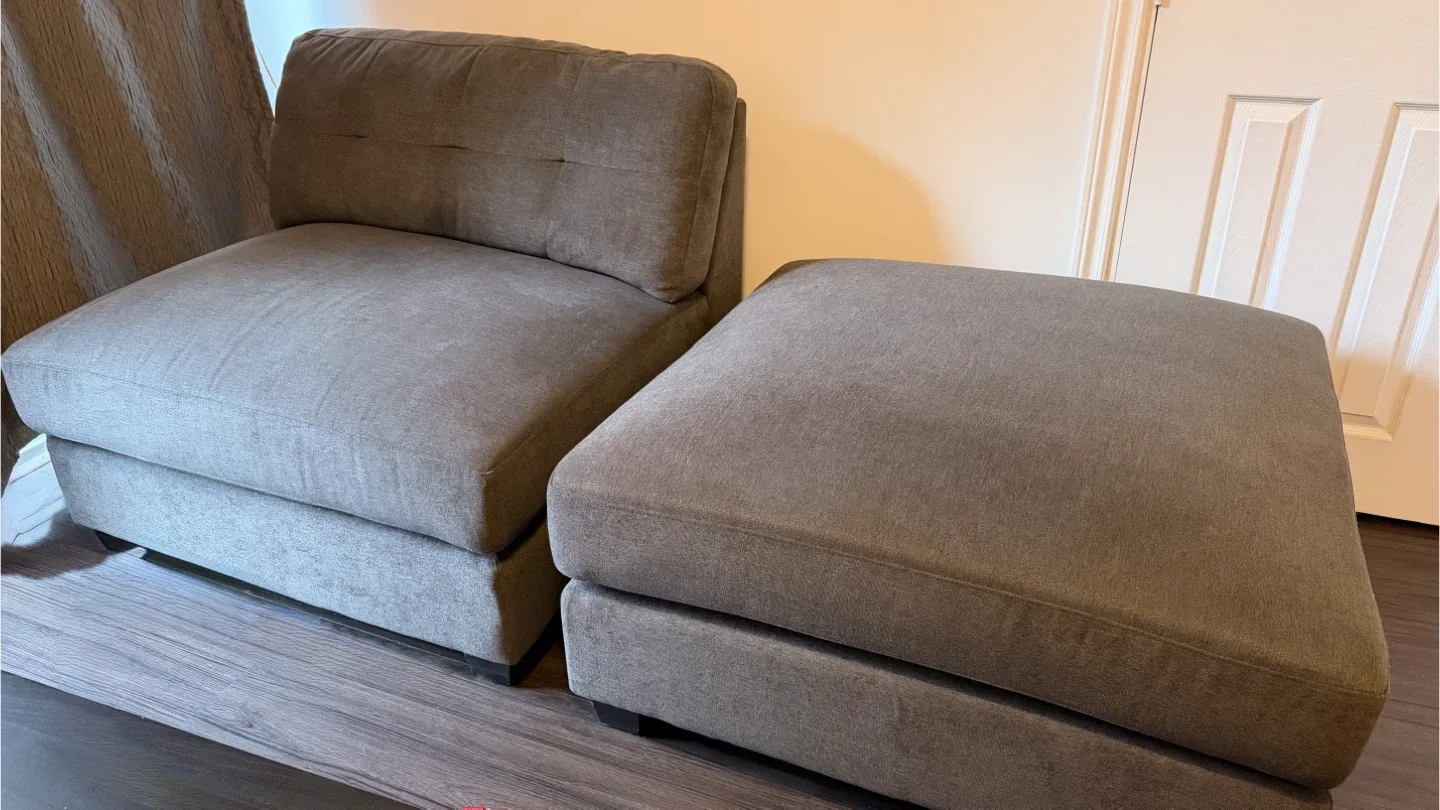 Grey Modular Sectional Sofa with Ottoman image indicator(5)