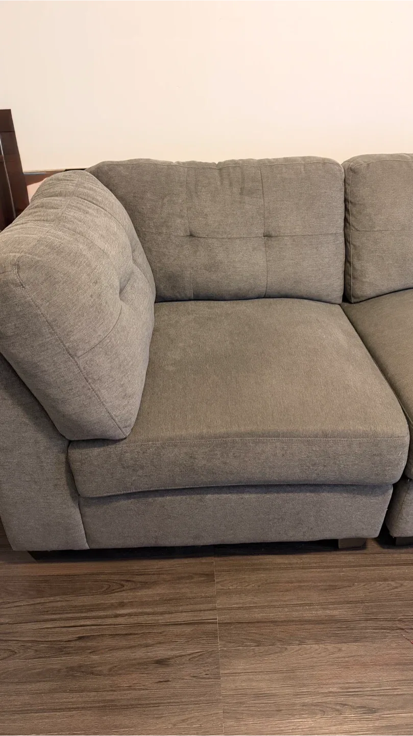 Grey Modular Sectional Sofa with Ottoman image indicator(3)