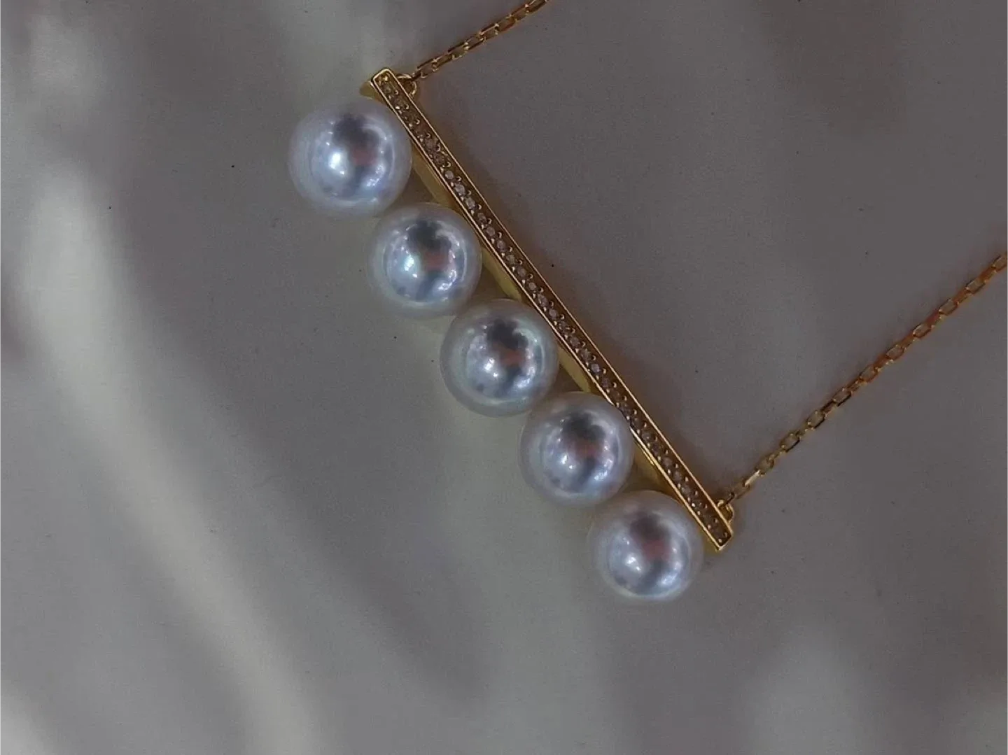 Japanese Akoya Pearl Bar Necklace image indicator(4)