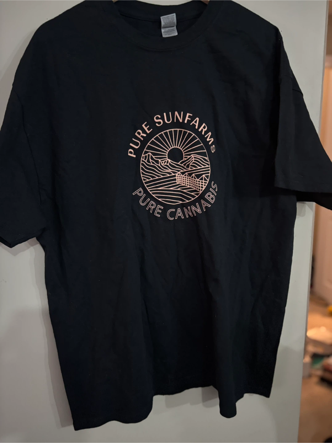 Pure Sunfarms Black T-Shirt - Size XL