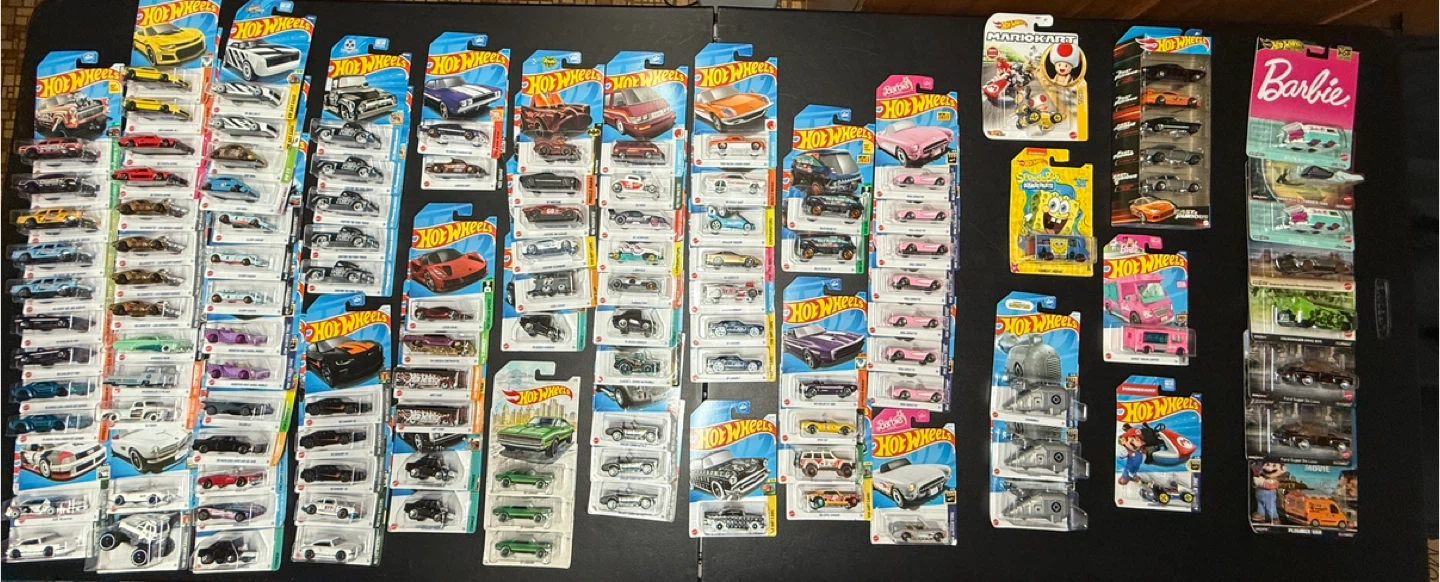 Hot Wheels Diecast Car Collection - photo 2