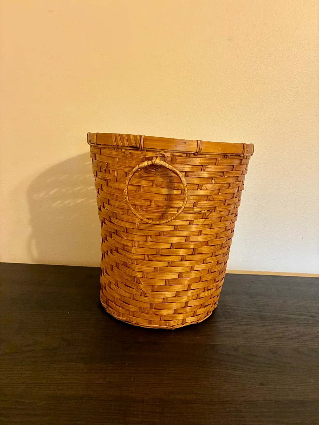 Wicker Woven Waste Basket with Handles image indicator(2)
