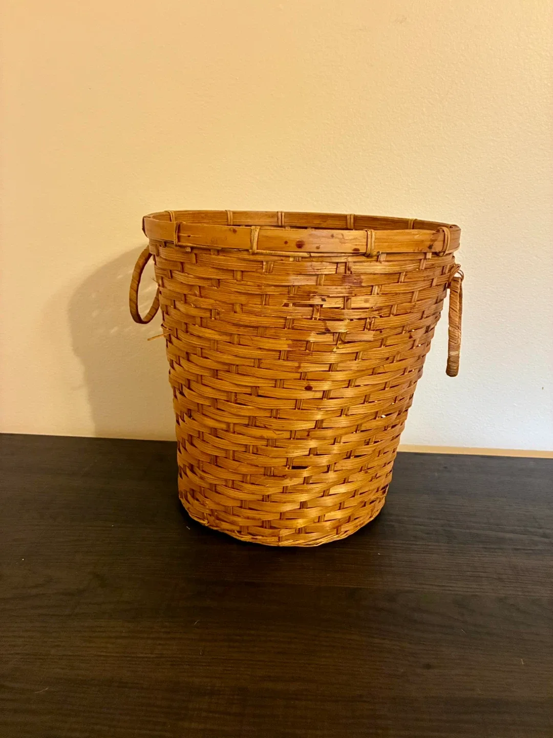 Wicker Woven Waste Basket with Handles image indicator(3)
