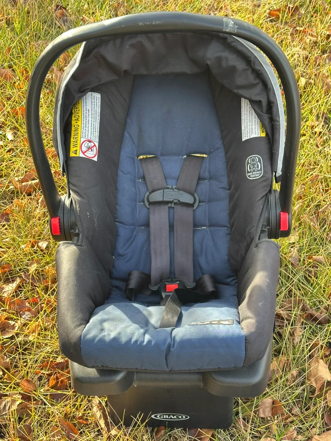 Graco Infant Car Seat - Blue & Black image indicator(2)