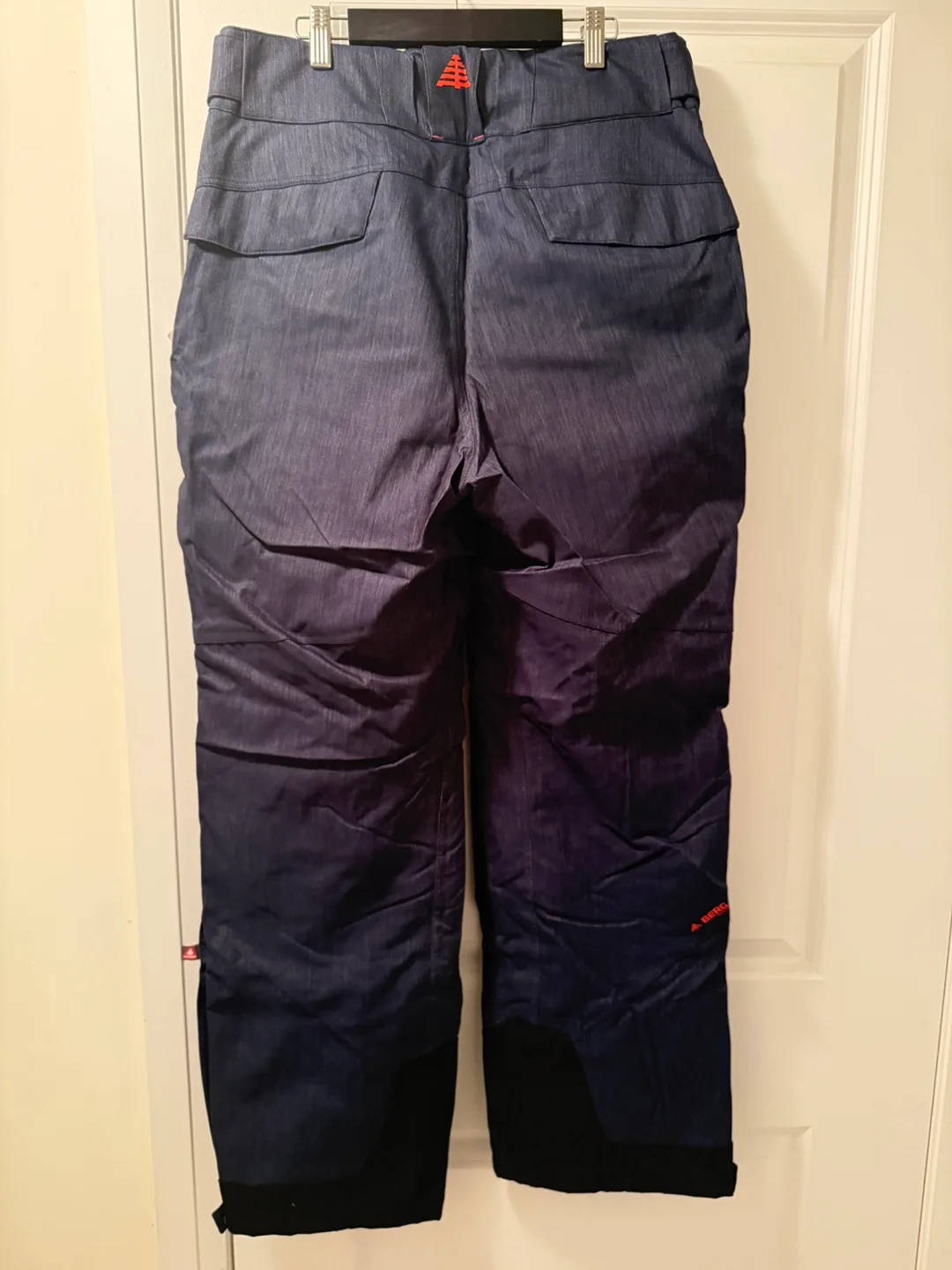 Berg denim Snow Pants - Size L - New with Tags! image indicator(2)