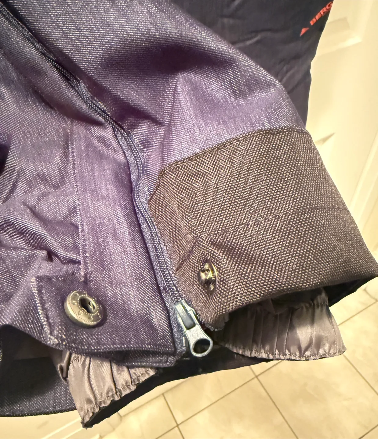 Berg denim Snow Pants - Size L - New with Tags! image indicator(3)