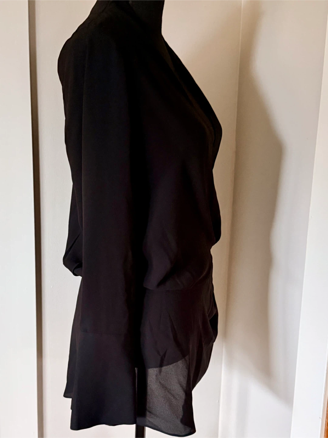 *NWT* Trouvé Elegant Black Wrap Top - photo 4