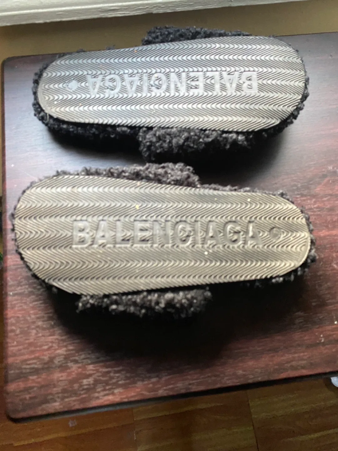 Balenciaga Furry Slides image indicator(3)