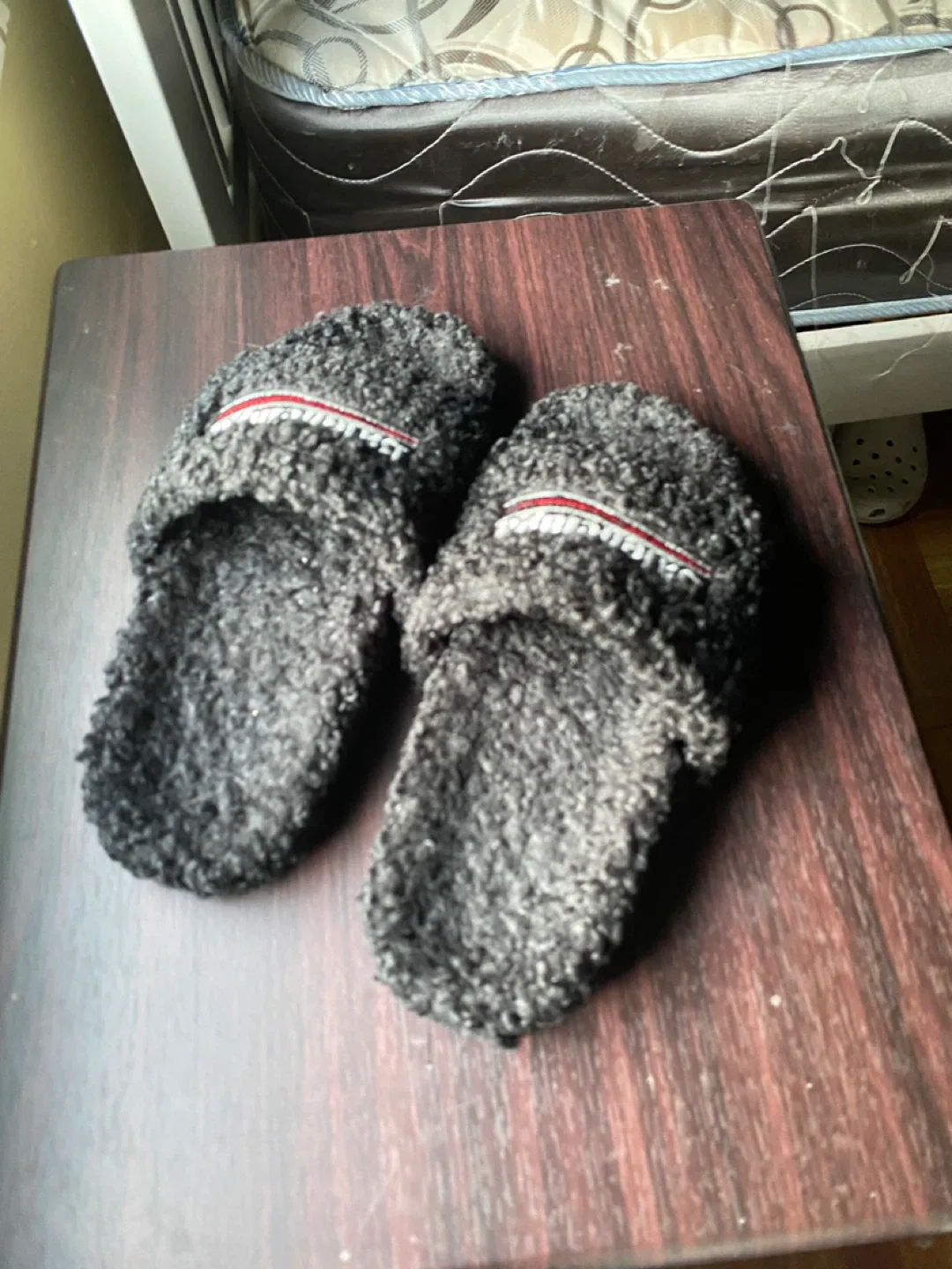 Balenciaga Furry Slides image indicator(2)