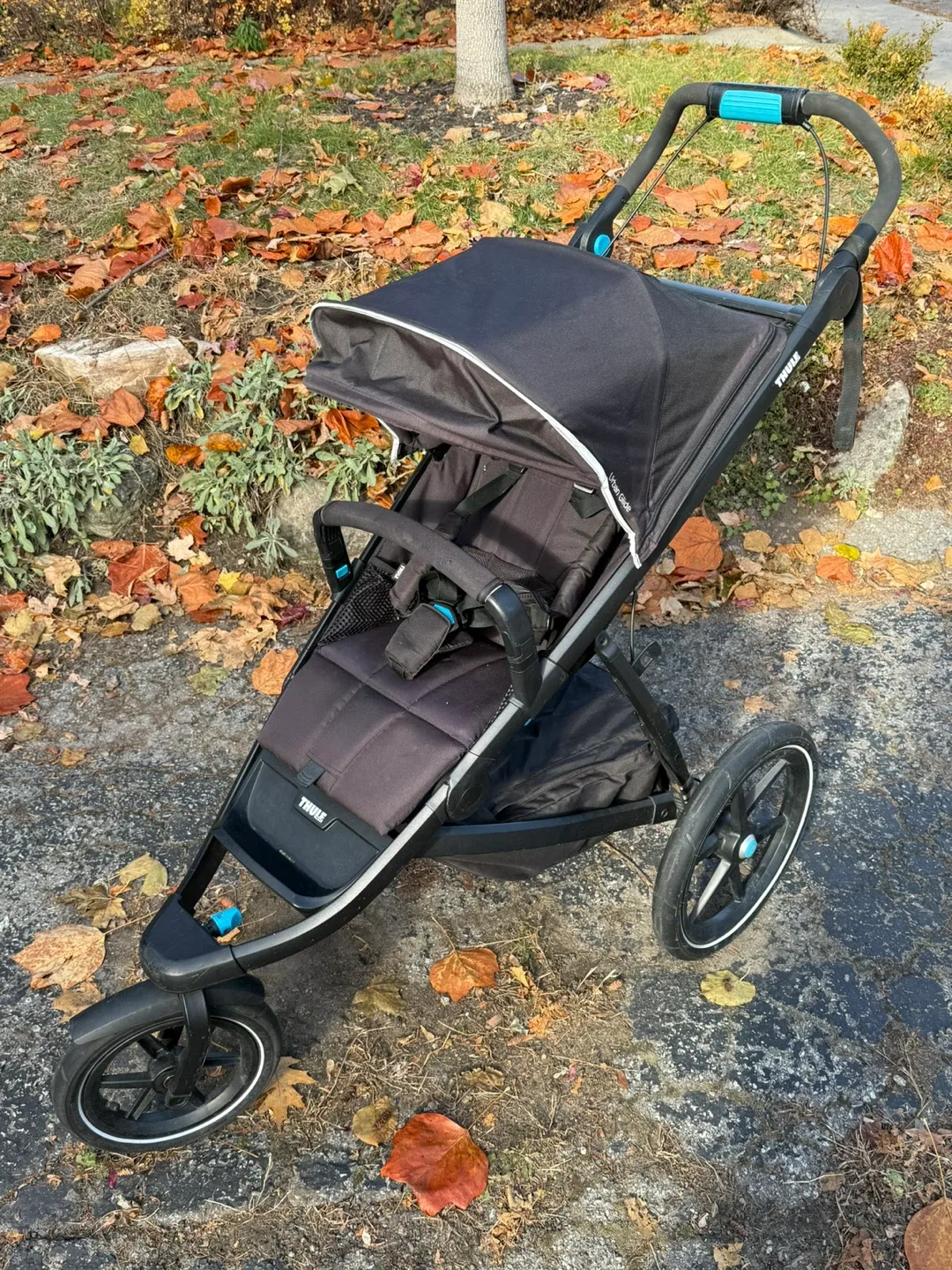 Thule Glide 2 Black Jogging Stroller