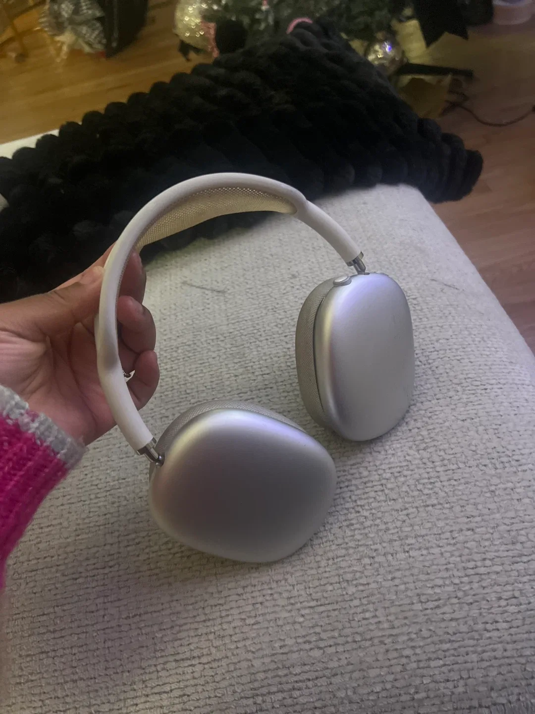 Silver Apple Airpods Max