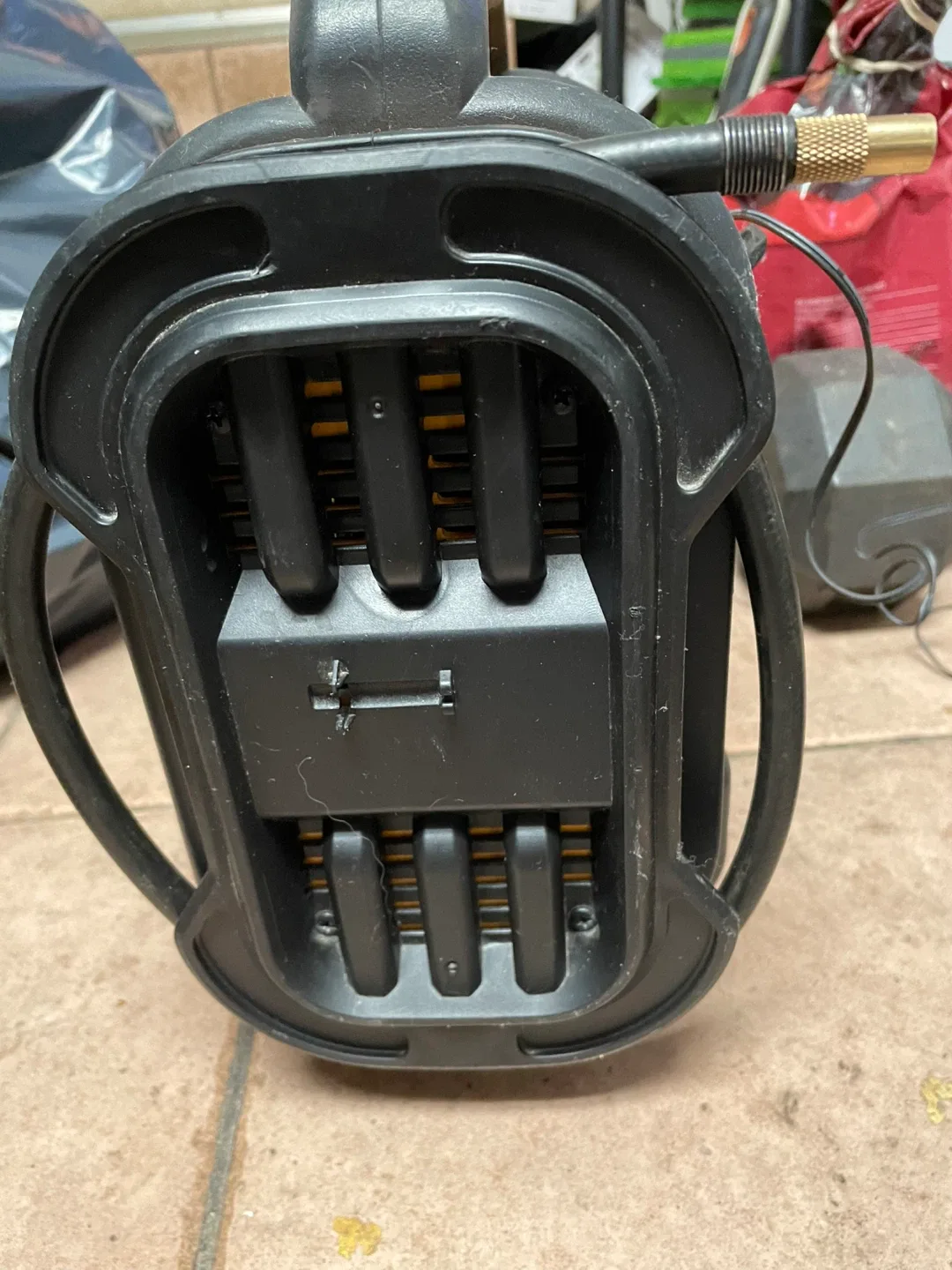 Dewalt Portable Jump Starter image indicator(3)