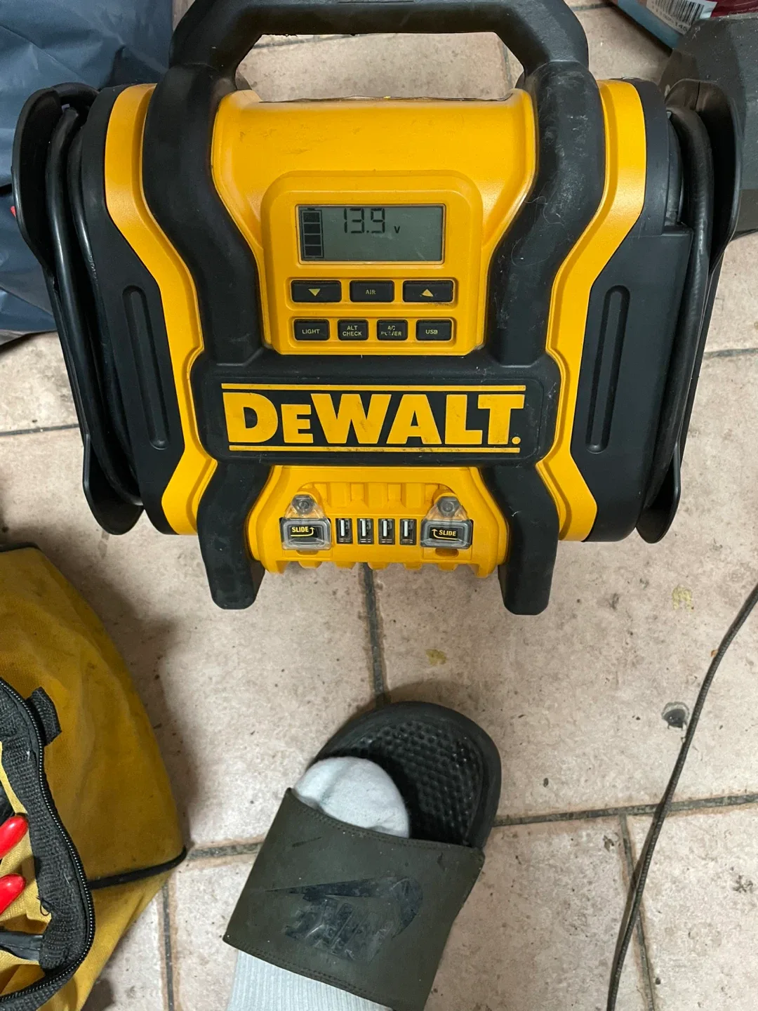 Dewalt Portable Jump Starter