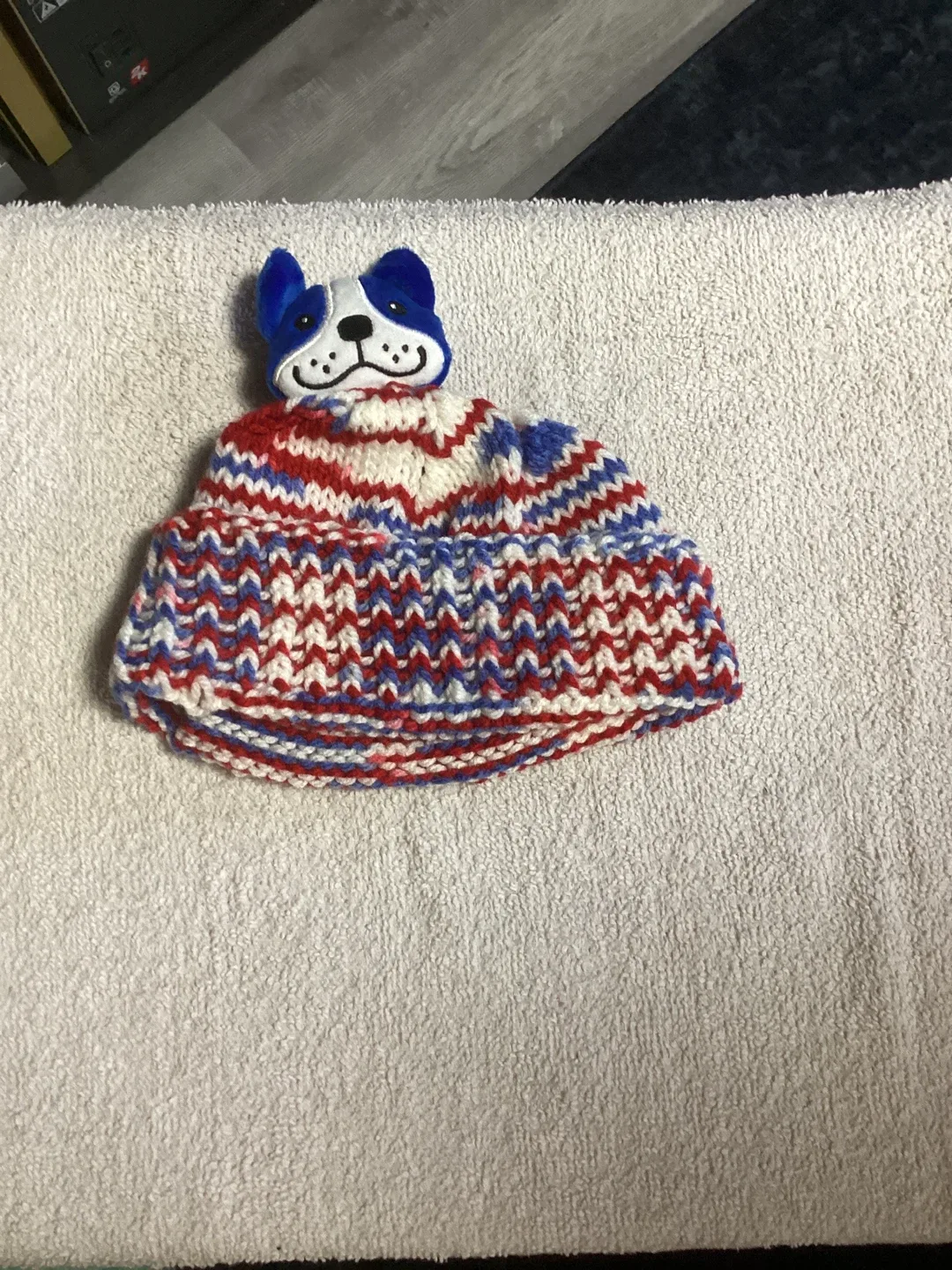 Handmade Dog Hat & Knitted Slippers Set image indicator(3)