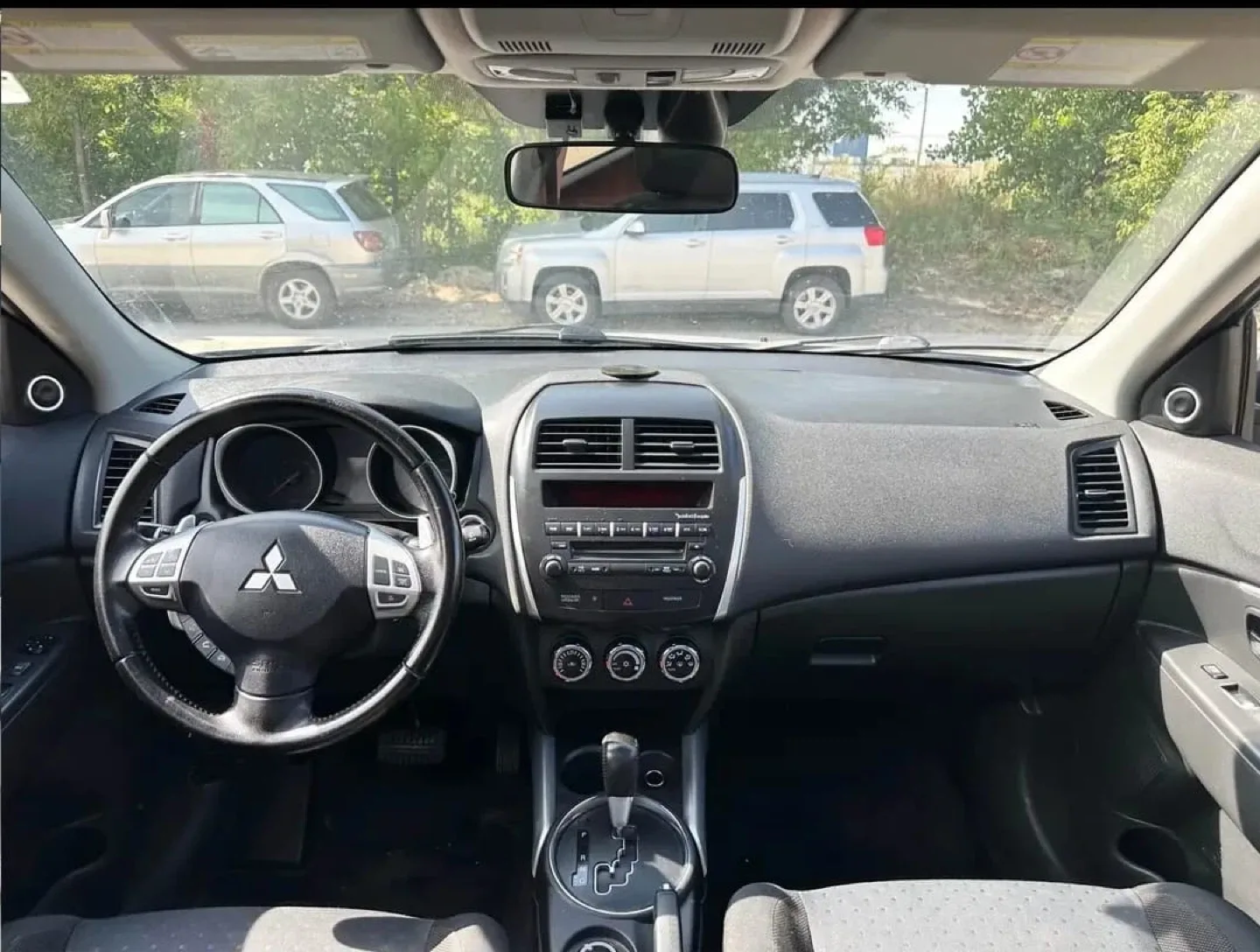 Silver Mitsubishi RVR SUV image indicator(10)