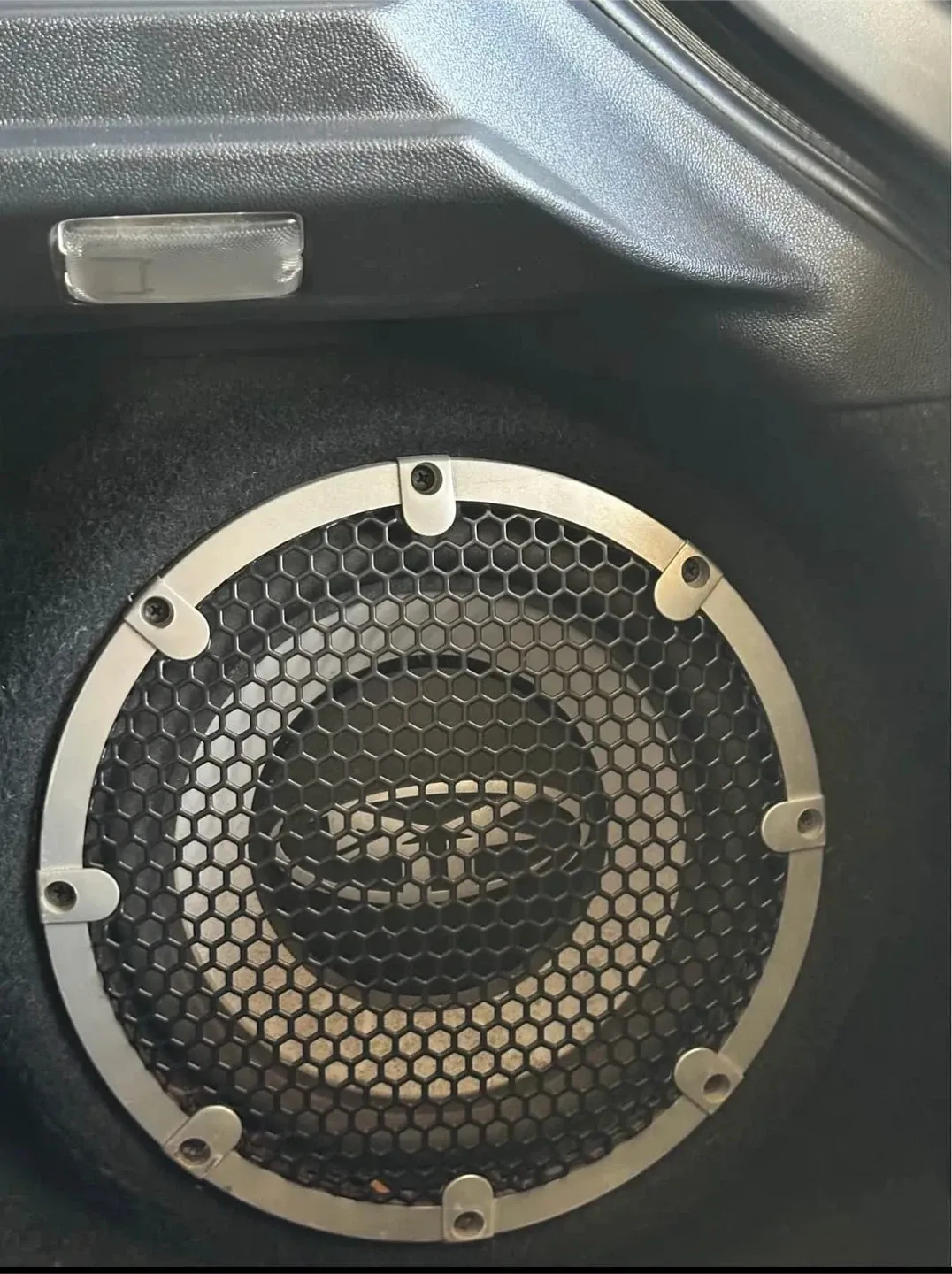 Silver Mitsubishi RVR SUV image indicator(9)