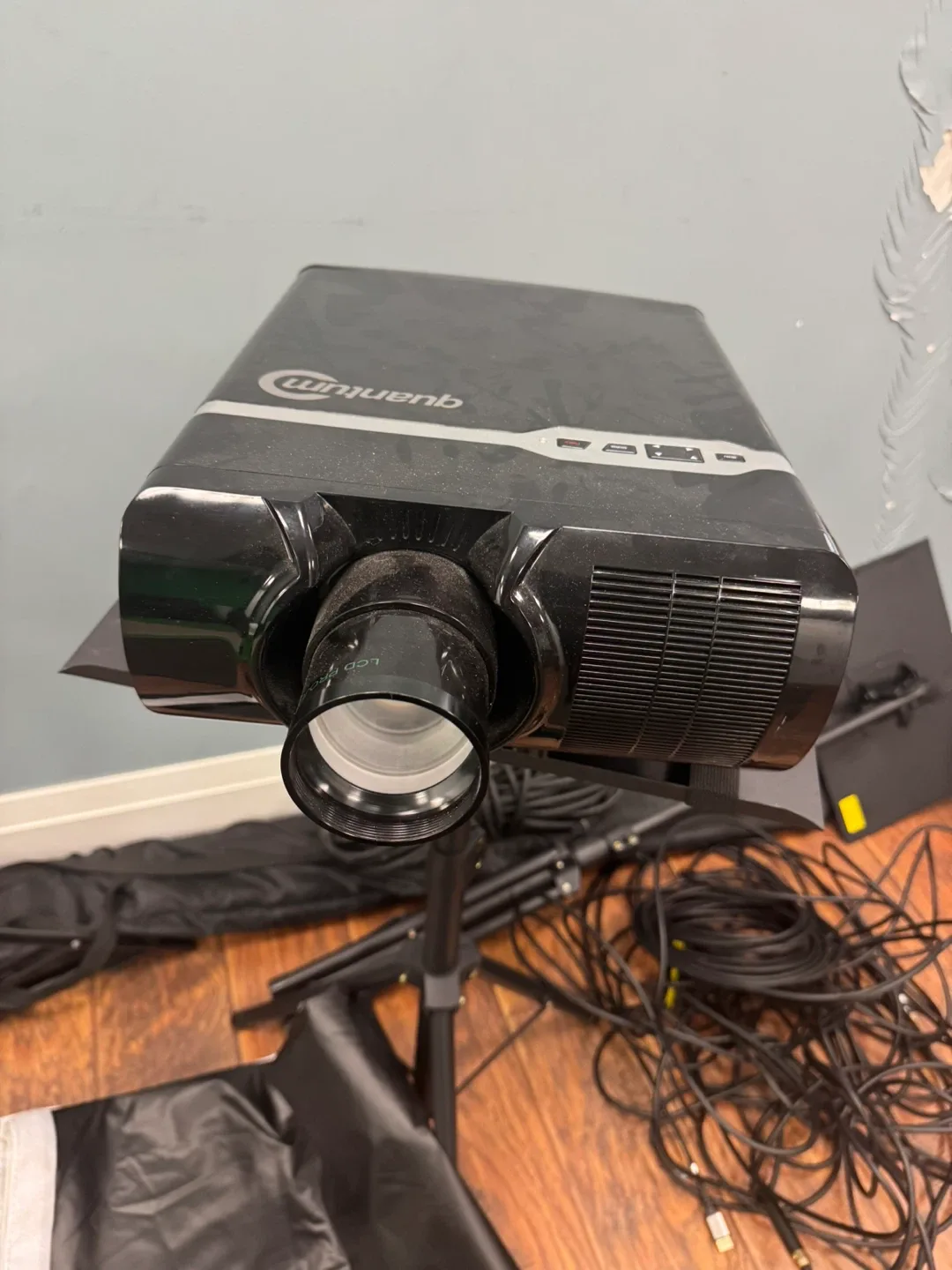 Quantum LCD Projector image indicator(2)