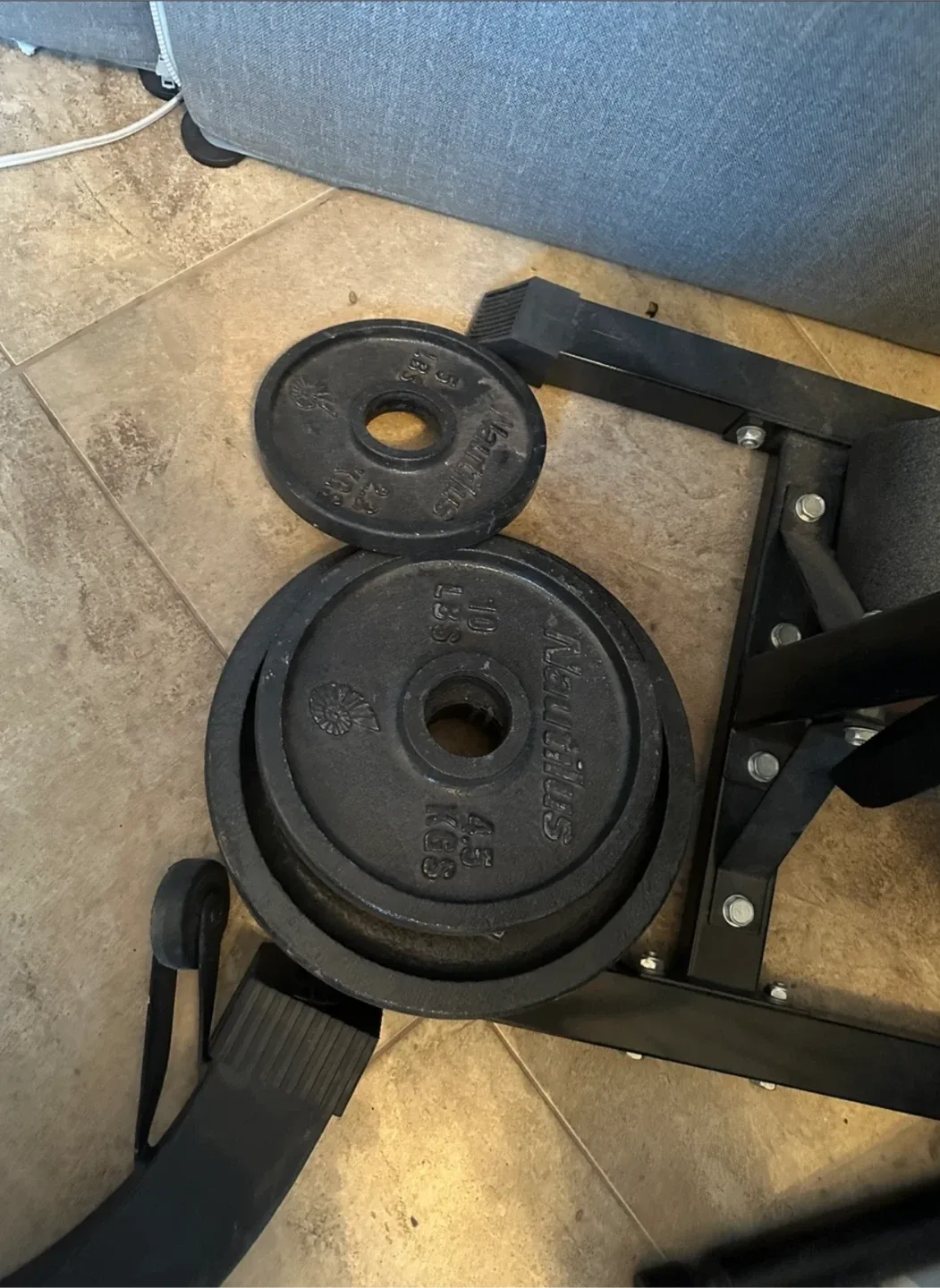 Nautilus Weight Bench with Weights image indicator(4)