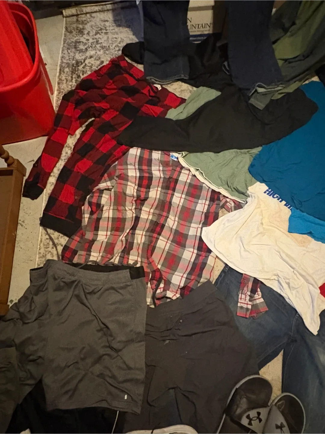 Clothing Care package for someone in need image indicator(6)