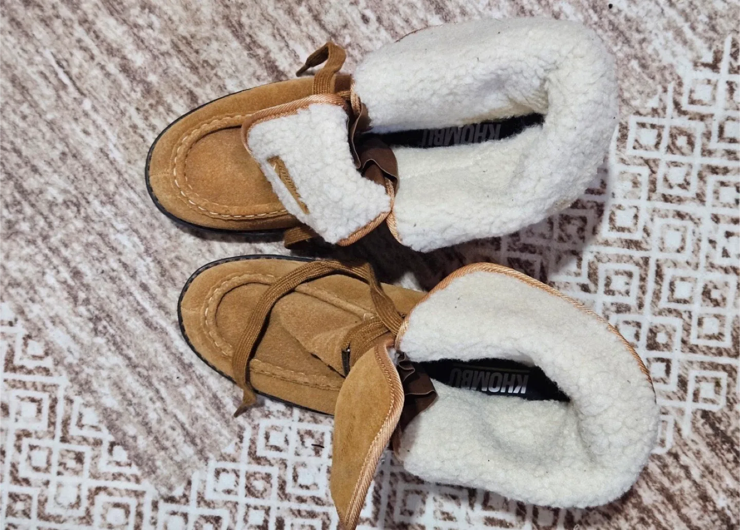 Khombu Brown Suede Wedge Boots -size 9