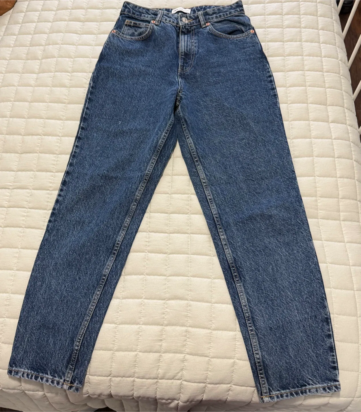 Zara Mom Fit Jeans - Size 4 image indicator(2)