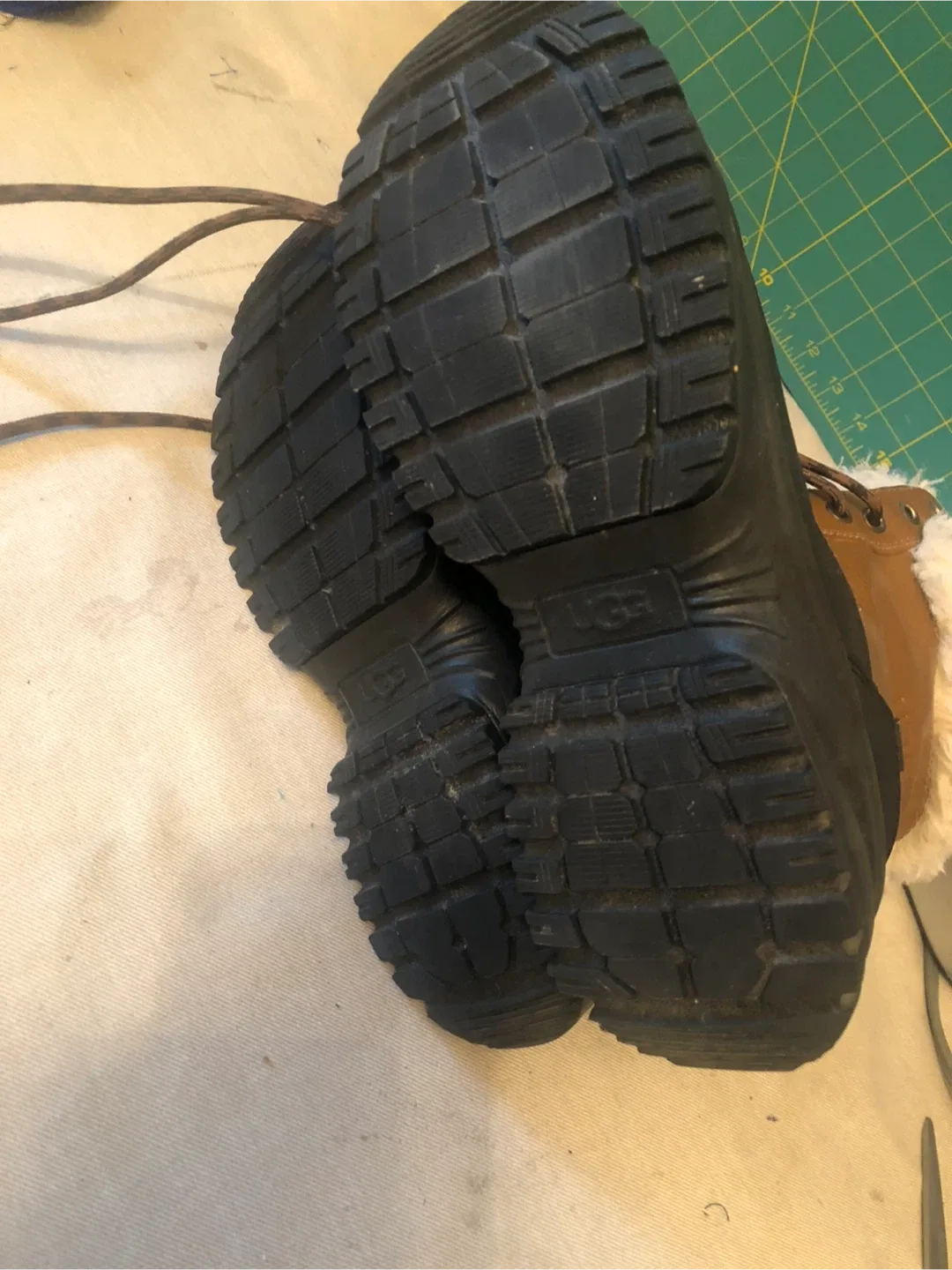 UGG Women's Adirondack Boot III image indicator(8)