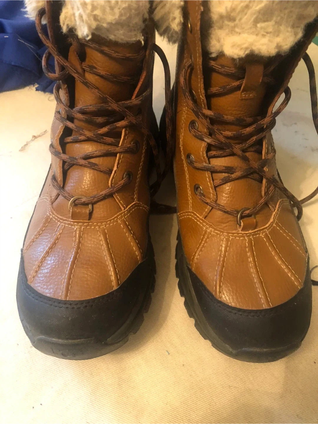 UGG Women's Adirondack Boot III image indicator(7)