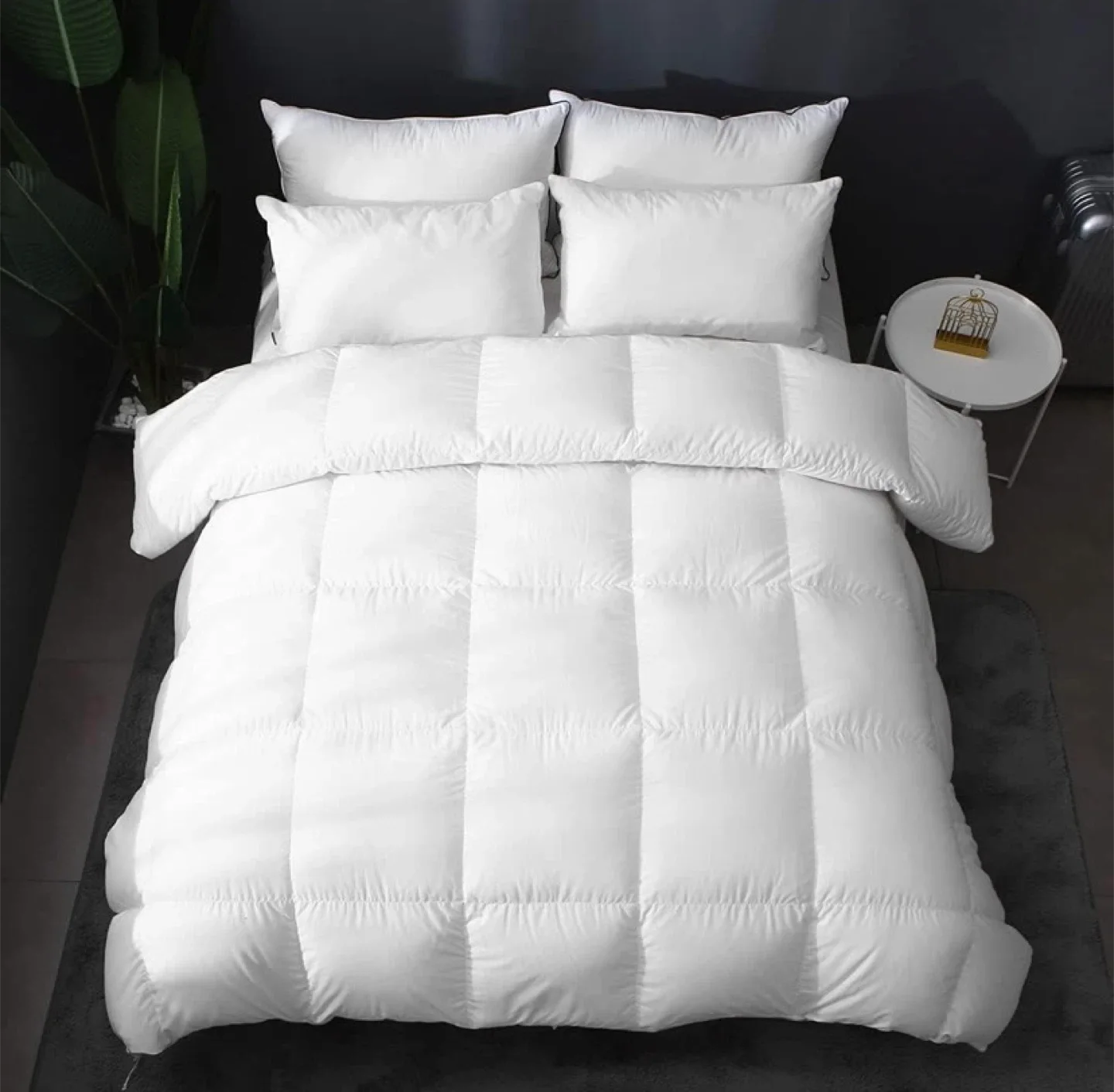 New APSMILE Luxury All Season Down Feather Duvet Comforter Queen image indicator(5)