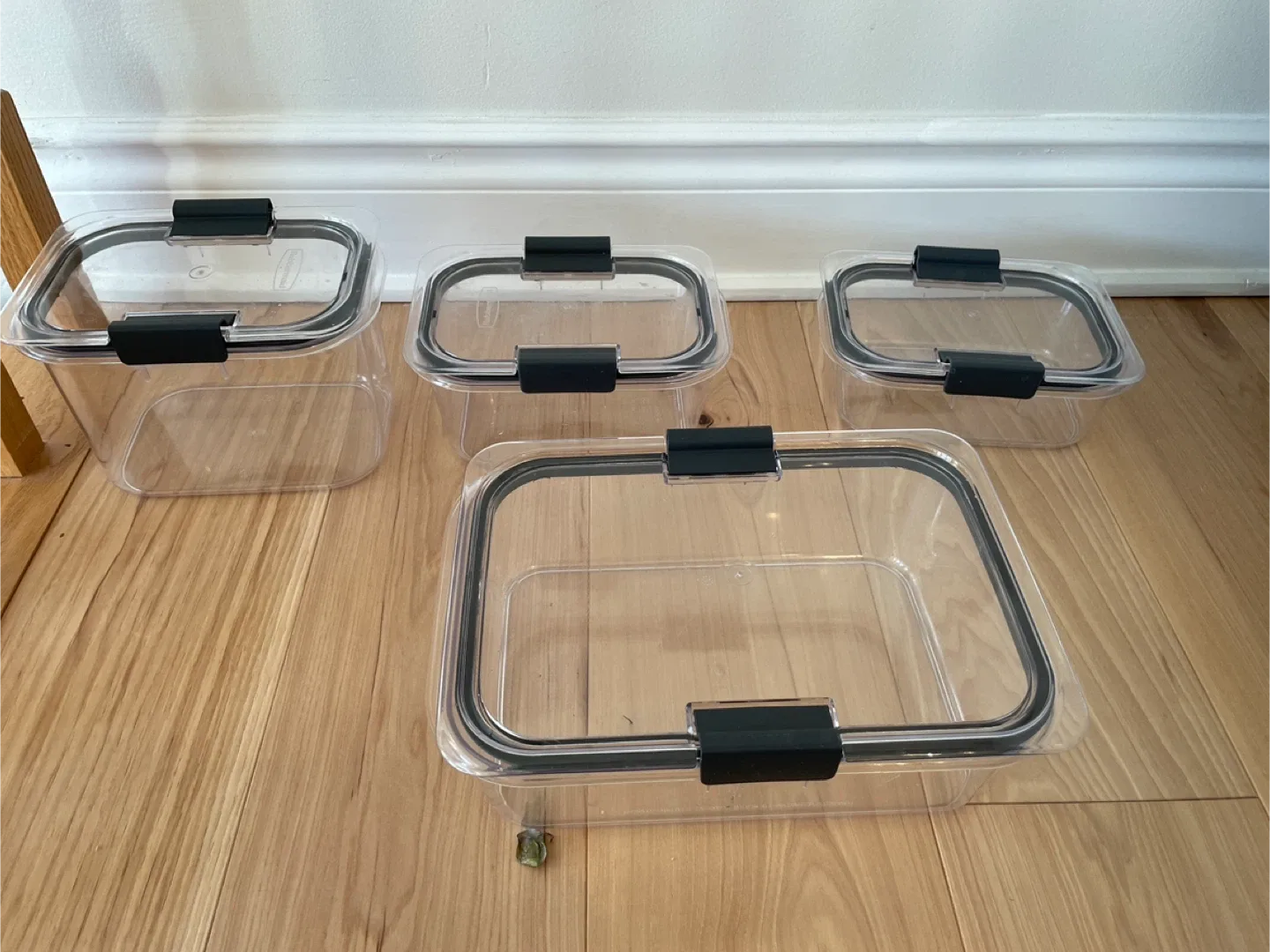 Rubbermaid Brilliance Food Storage Containers