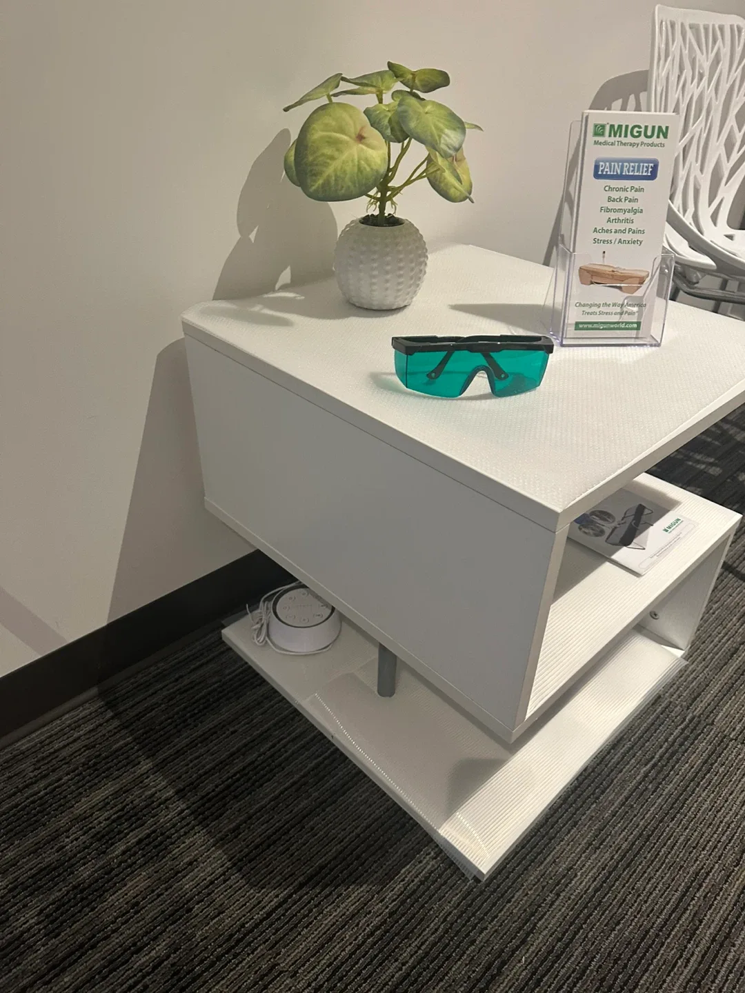 HOMCOM White Square Side Table