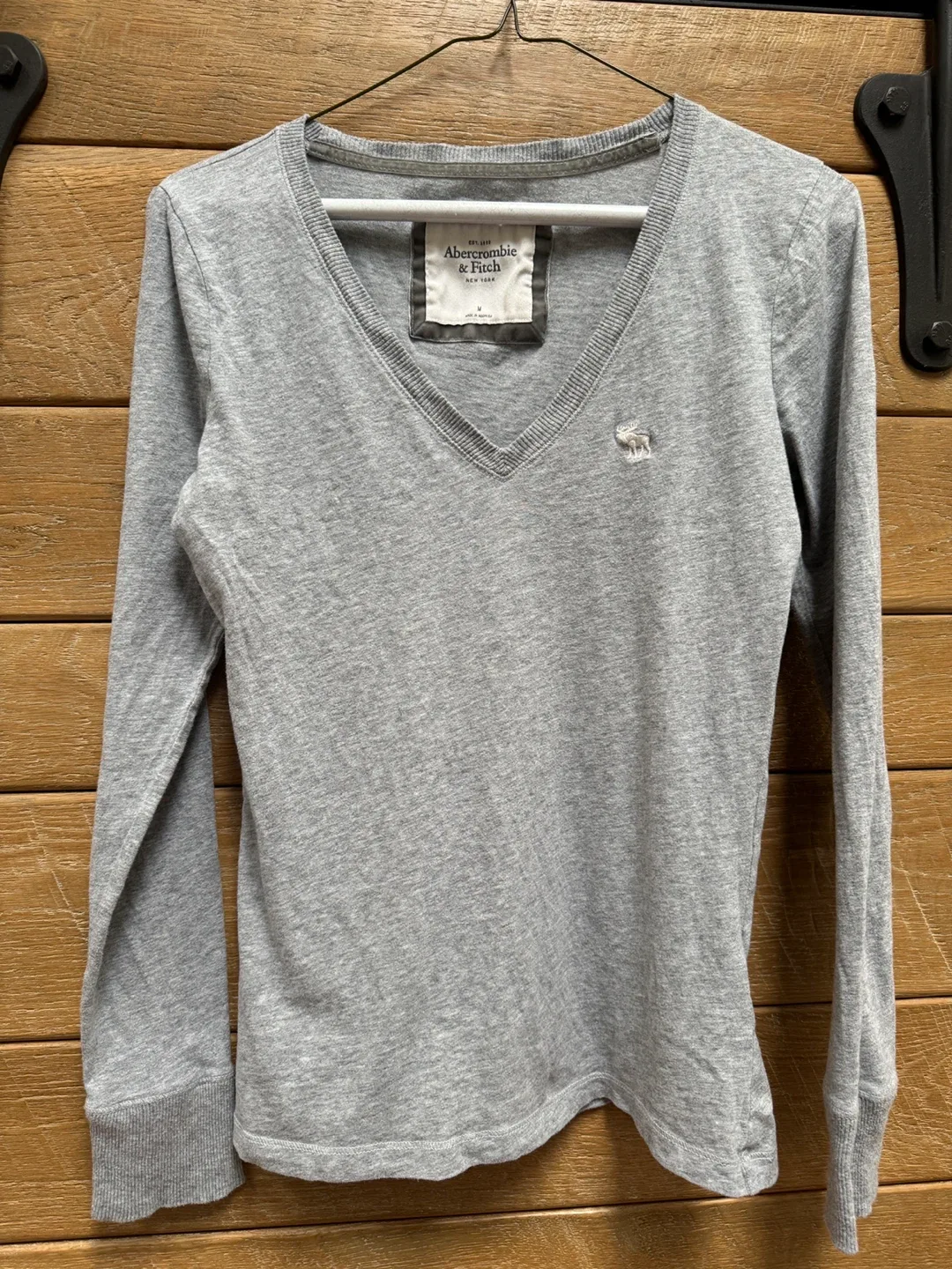 Abercrombie & Fitch Gray Long Sleeve Top - Size M