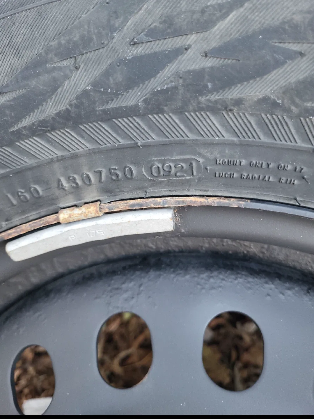 225/65R17 Snow Tires image indicator(3)