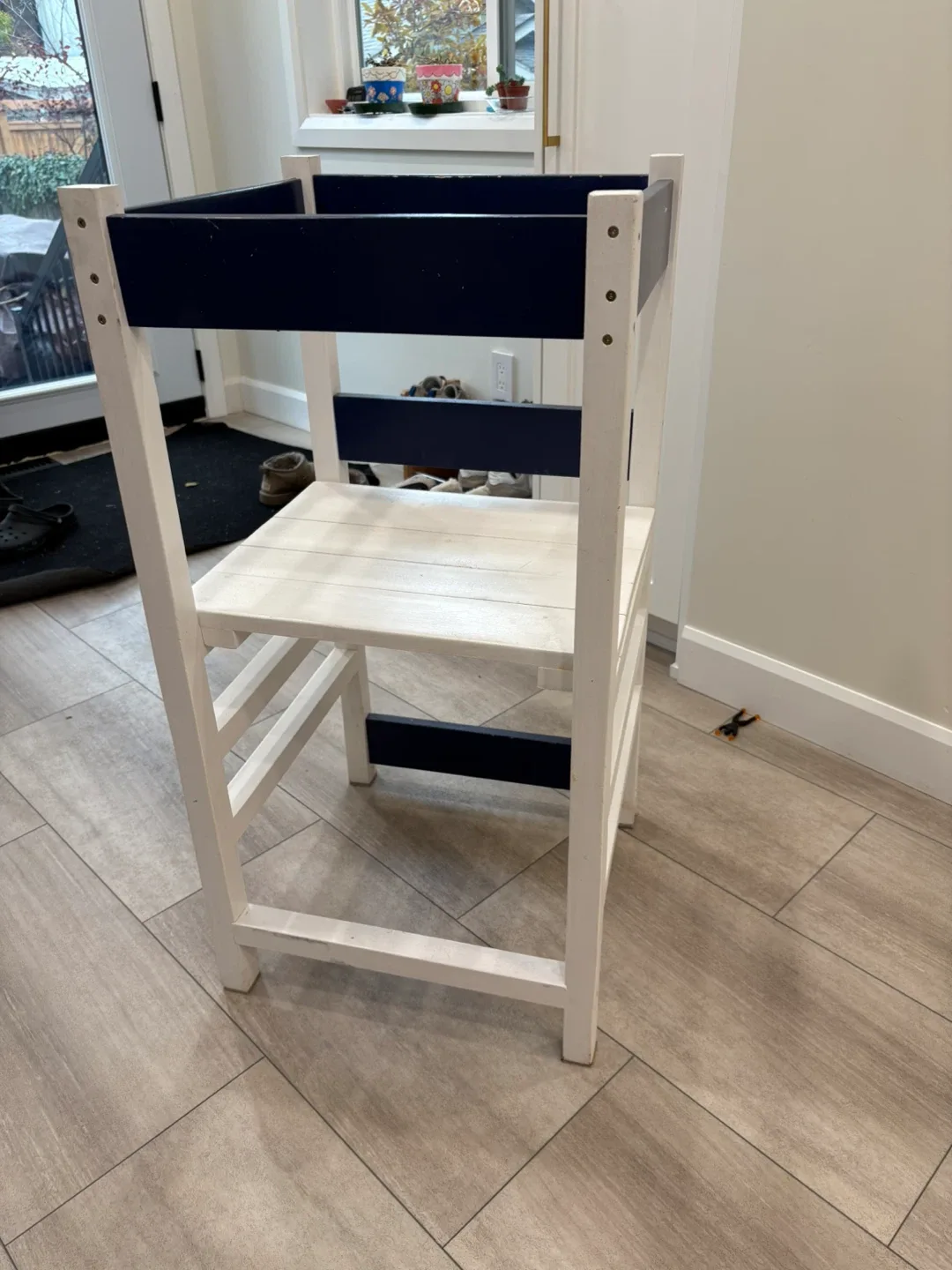 Kids Learning Tower - adjustable kitchen Helper