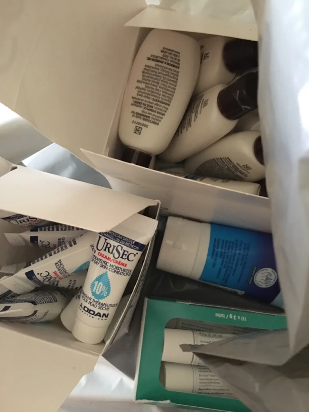 URiSEC Cream/Crème, New