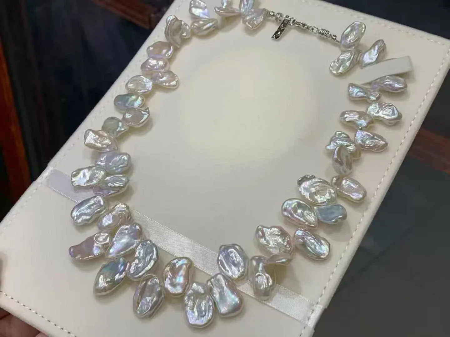 Baroque Pearl Necklace image indicator(2)