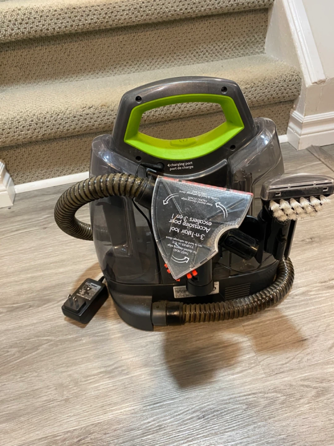 Bissell SpotClean Cordless Carpet Cleaner - photo 2