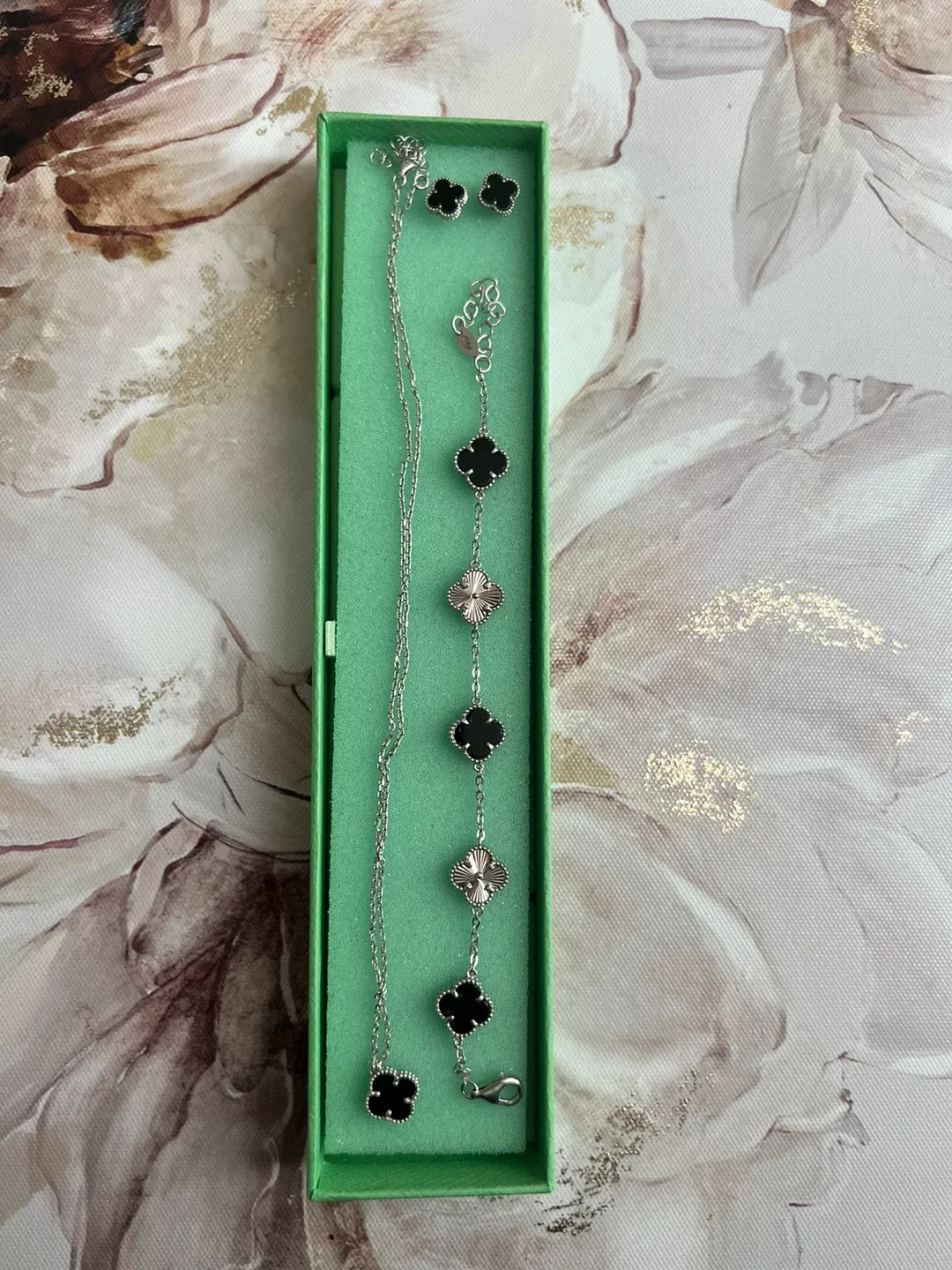 925 Sterling Silver set  "Clover" with Onyx image indicator(3)