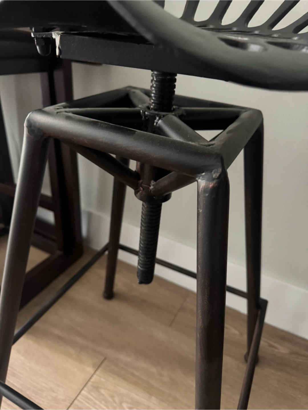 Tractor Seat Bar Stool - Adjustable Height - photo 3